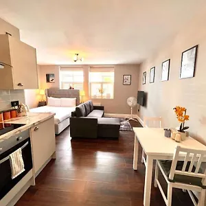 lovely-studio-close-to-brighton-station.brighton-hotels-england.com/